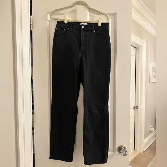Abercrombie & Fitch 90s Straight Ultra High-Rise Black Jeans - Picture 2 of 3